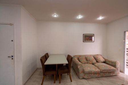 Sala_Cozinha - Conjugada de casa para alugar com 1 quarto, 66m² em Jardim Tupanci, Barueri