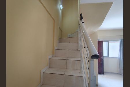 Casa de condomínio para alugar com 60m², 2 quartos e 1 vagaEscada Segundo Andar