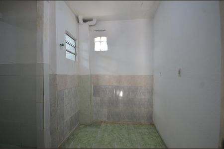 Sala de casa para alugar com 1 quarto, 65m² em Rocha Miranda, Rio de Janeiro