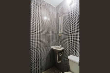 Banheiro de casa para alugar com 1 quarto, 30m² em Jardim Peri, São Paulo