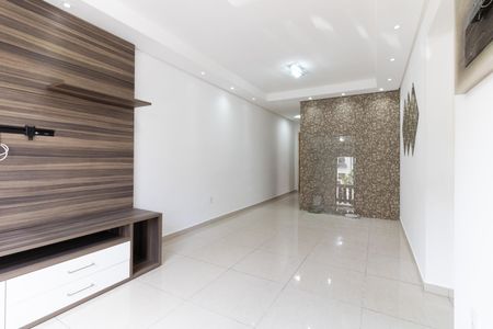 Sala de apartamento para alugar com 2 quartos, 65m² em Jardim Santa Emilia, São Paulo