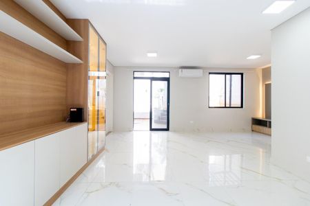 Sala de casa de condomínio para alugar com 3 quartos, 300m² em Santa Felicidade, Curitiba