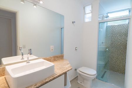 Apartamento para alugar com 67m², 2 quartos e 2 vagas Apartamento para alugar com 67m², 2 quartos e 2 vagasBanheiro