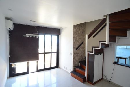 Sala de apartamento para alugar com 2 quartos, 64m² em Barra da Tijuca, Rio de Janeiro