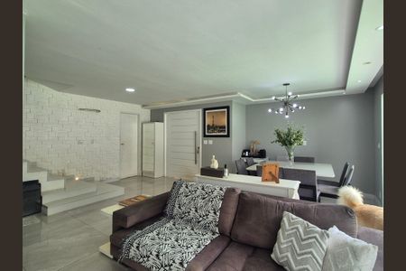 Sala  de casa de condomínio para alugar com 4 quartos, 350m² em Recreio dos Bandeirantes, Rio de Janeiro