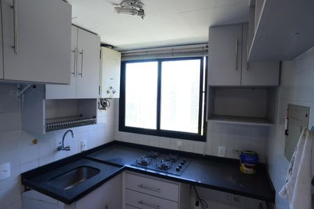 Cozinha de apartamento para alugar com 2 quartos, 64m² em Barra da Tijuca, Rio de Janeiro