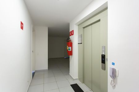 Apartamento para alugar com 15m², 1 quarto e sem vaga Apartamento para alugar com 15m², 1 quarto e sem vagaHall - Elevador