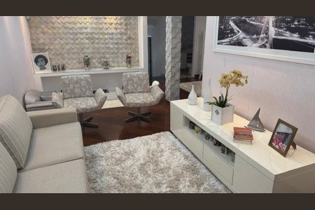 Casa à venda com 3 quartos, 200m² em Parque Terra Nova, São Bernardo do Campo