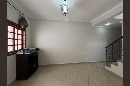 Sala de casa para alugar com 3 quartos, 180m² em Parque Sao Domingos, São Paulo