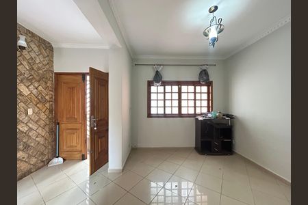 Sala de casa para alugar com 3 quartos, 180m² em Parque Sao Domingos, São Paulo