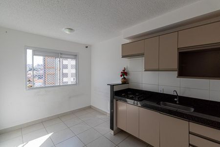 Sala/Cozinha/Área de Serviço  de apartamento à venda com 2 quartos, 32m² em Itaquera, São Paulo