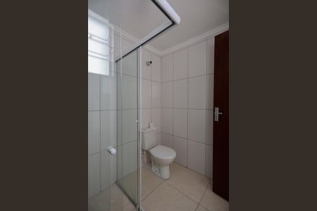 Banheiro da suíte de casa para alugar com 2 quartos, 100m² em Mandaqui, São Paulo