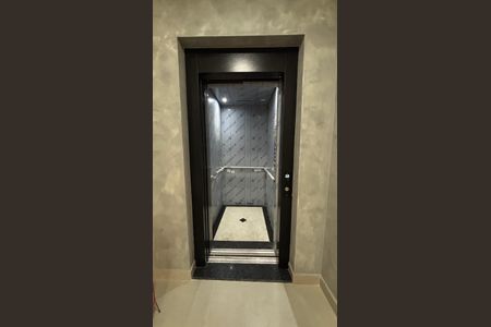 Apartamento à venda com 79m², 2 quartos e sem vagaElevador