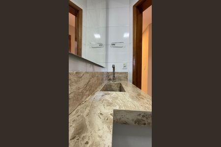 Apartamento para alugar com 100m², 2 quartos e 1 vaga Apartamento para alugar com 100m², 2 quartos e 1 vagaBanheiro