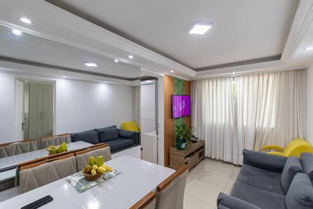 Sala de apartamento para alugar com 3 quartos, 52m² em Cidade Líder, São Paulo