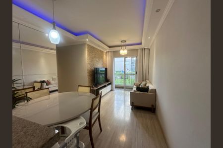 Sala de apartamento para alugar com 3 quartos, 68m² em Jardim Tupanci, Barueri