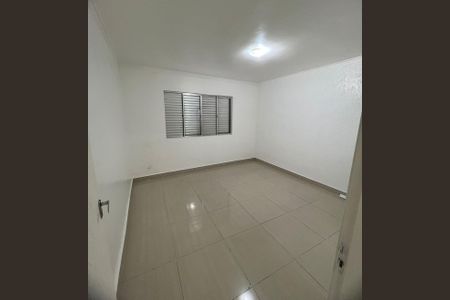 Quarto 1 de casa para alugar com 3 quartos, 220m² em São Lucas, São Paulo