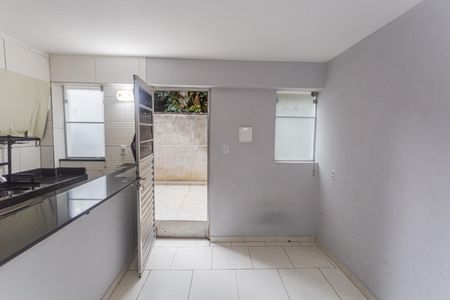 Sala de kitnet/studio para alugar com 1 quarto, 35m² em Santa Efigênia, Belo Horizonte