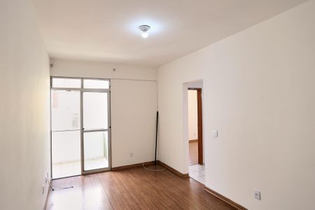 Sala de apartamento à venda com 2 quartos, 58m² em Ipiranga, Belo Horizonte