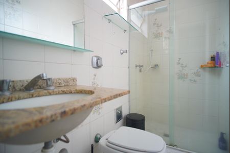 Banheiro Corredor de apartamento para alugar com 2 quartos, 65m² em São João, Porto Alegre