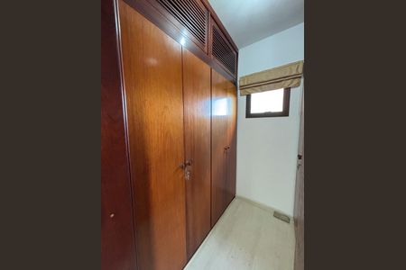 Apartamento para alugar com 180m², 4 quartos e 2 vagasCloset da suíte