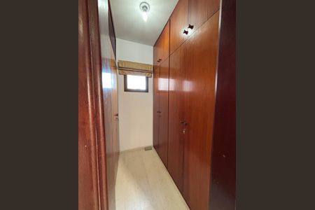 Apartamento para alugar com 180m², 4 quartos e 2 vagasCloset da suíte