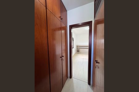 Apartamento para alugar com 180m², 4 quartos e 2 vagasCloset da suíte