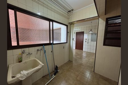 Apartamento para alugar com 180m², 4 quartos e 2 vagasÁrea de serviço