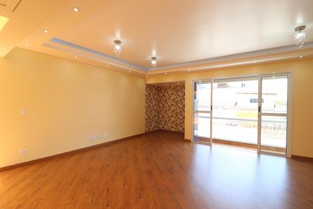 Sala de casa à venda com 3 quartos, 263m² em Pinheirinho, Santo André