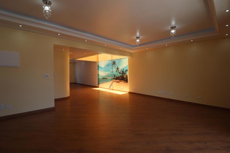 Sala de casa à venda com 3 quartos, 263m² em Pinheirinho, Santo André
