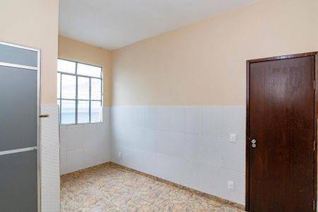 Suíte de casa para alugar com 2 quartos, 50m² em Carlos Prates, Belo Horizonte