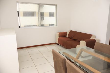 Sala de apartamento para alugar com 3 quartos, 68m² em Jardim Armação, Salvador