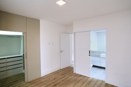 Apartamento para alugar com 190m², 3 quartos e 2 vagasSuíte