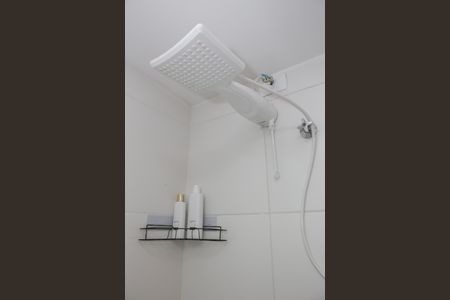 Banheiro de kitnet/studio para alugar com 1 quarto, 18m² em Lapa, São Paulo