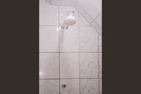 Banheiro de kitnet/studio para alugar com 1 quarto, 40m² em Nordeste do Amaralina, Salvador