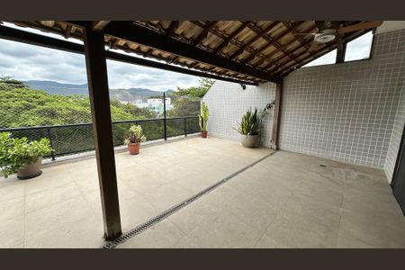 Apartamento para alugar com 210m², 4 quartos e 3 vagas Apartamento para alugar com 210m², 4 quartos e 3 vagasVaranda