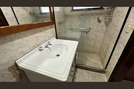 Apartamento para alugar com 210m², 4 quartos e 3 vagas Apartamento para alugar com 210m², 4 quartos e 3 vagasBanheiro quarto 1