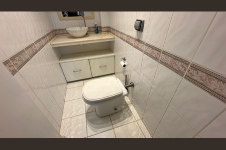 Apartamento para alugar com 210m², 4 quartos e 3 vagas Apartamento para alugar com 210m², 4 quartos e 3 vagasLavabo