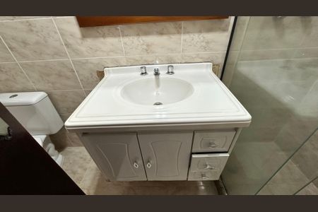 Apartamento para alugar com 210m², 4 quartos e 3 vagas Apartamento para alugar com 210m², 4 quartos e 3 vagasBanheiro quarto 1