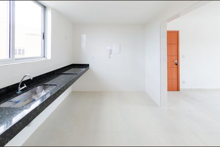 Cozinha de apartamento à venda com 3 quartos, 72m² em Estrela do Oriente, Belo Horizonte