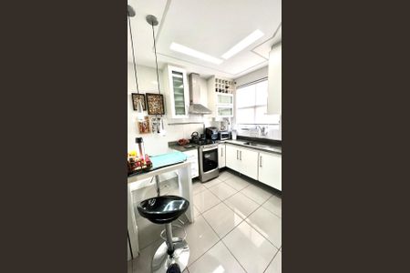 Apartamento à venda com 90m², 3 quartos e 2 vagas Apartamento à venda com 90m², 3 quartos e 2 vagasCozinha