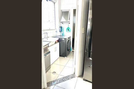 Apartamento à venda com 90m², 3 quartos e 2 vagas Apartamento à venda com 90m², 3 quartos e 2 vagasÁrea de Serviço