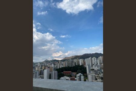 Apartamento à venda com 90m², 3 quartos e 2 vagas Apartamento à venda com 90m², 3 quartos e 2 vagasVista