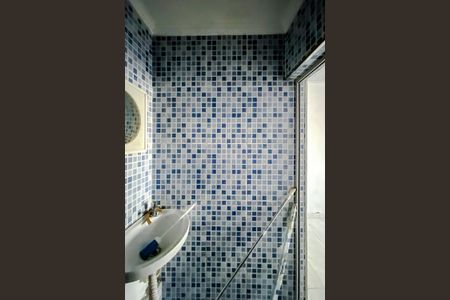 Banheiro de casa para alugar com 1 quarto, 28m² em Vila Dom Pedro I, São Paulo