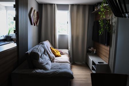 Sala de apartamento para alugar com 2 quartos, 47m² em Parque Rincao, Cotia