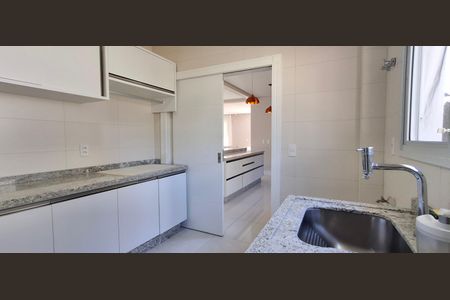 Casa de condomínio para alugar com 545m², 3 quartos e 4 vagas Casa de condomínio para alugar com 545m², 3 quartos e 4 vagasÁrea de Serviço