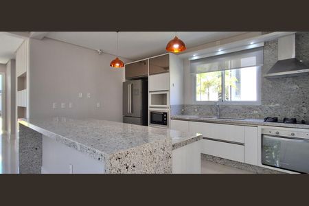 Casa de condomínio para alugar com 545m², 3 quartos e 4 vagas Casa de condomínio para alugar com 545m², 3 quartos e 4 vagasCozinha