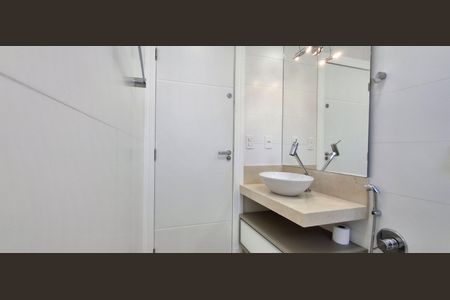 Casa de condomínio para alugar com 545m², 3 quartos e 4 vagas Casa de condomínio para alugar com 545m², 3 quartos e 4 vagasBanheiro Social