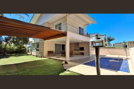 Casa de condomínio para alugar com 545m², 3 quartos e 4 vagas Casa de condomínio para alugar com 545m², 3 quartos e 4 vagasPiscina