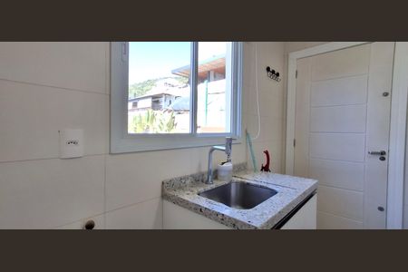 Casa de condomínio para alugar com 545m², 3 quartos e 4 vagas Casa de condomínio para alugar com 545m², 3 quartos e 4 vagasÁrea de Serviço